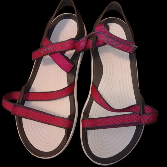 Crocs - Picture 2 of 7